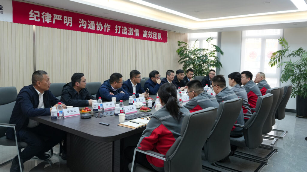 吉利商用车集团莅临德赢VWIN物流进行交流